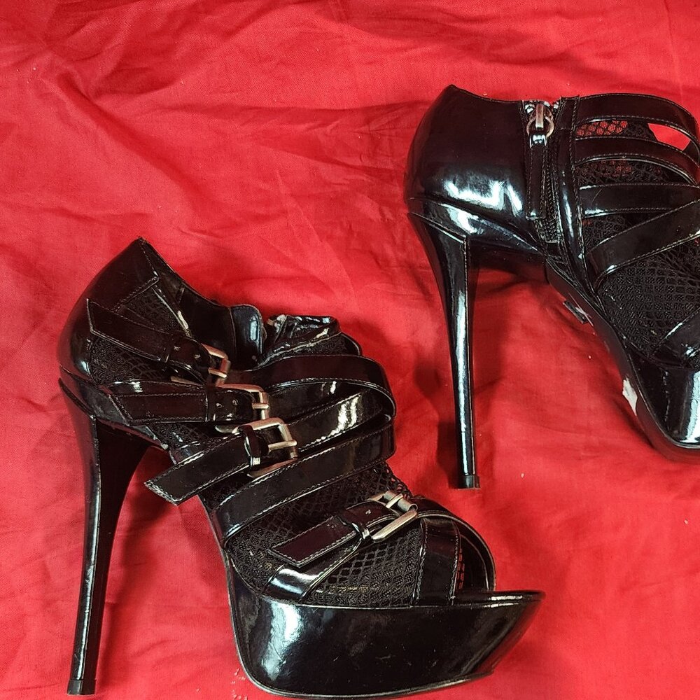 Black BEBE 8.5 Mesh High Heels Platforms with Buckles